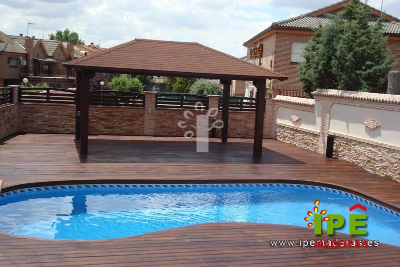 porche de madera a 4 aguas